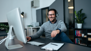 Physician recruiter helping a physician find a job in the US